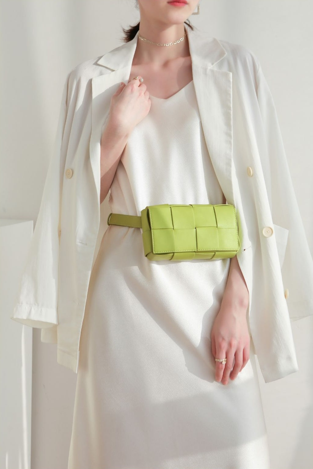 Woven Envelope Crossbody Bag – Small Square Handbag
