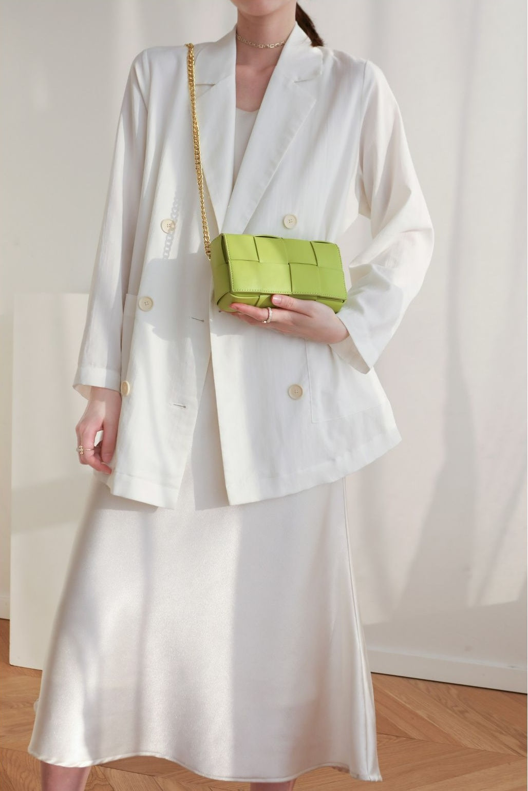 Woven Envelope Crossbody Bag – Small Square Handbag