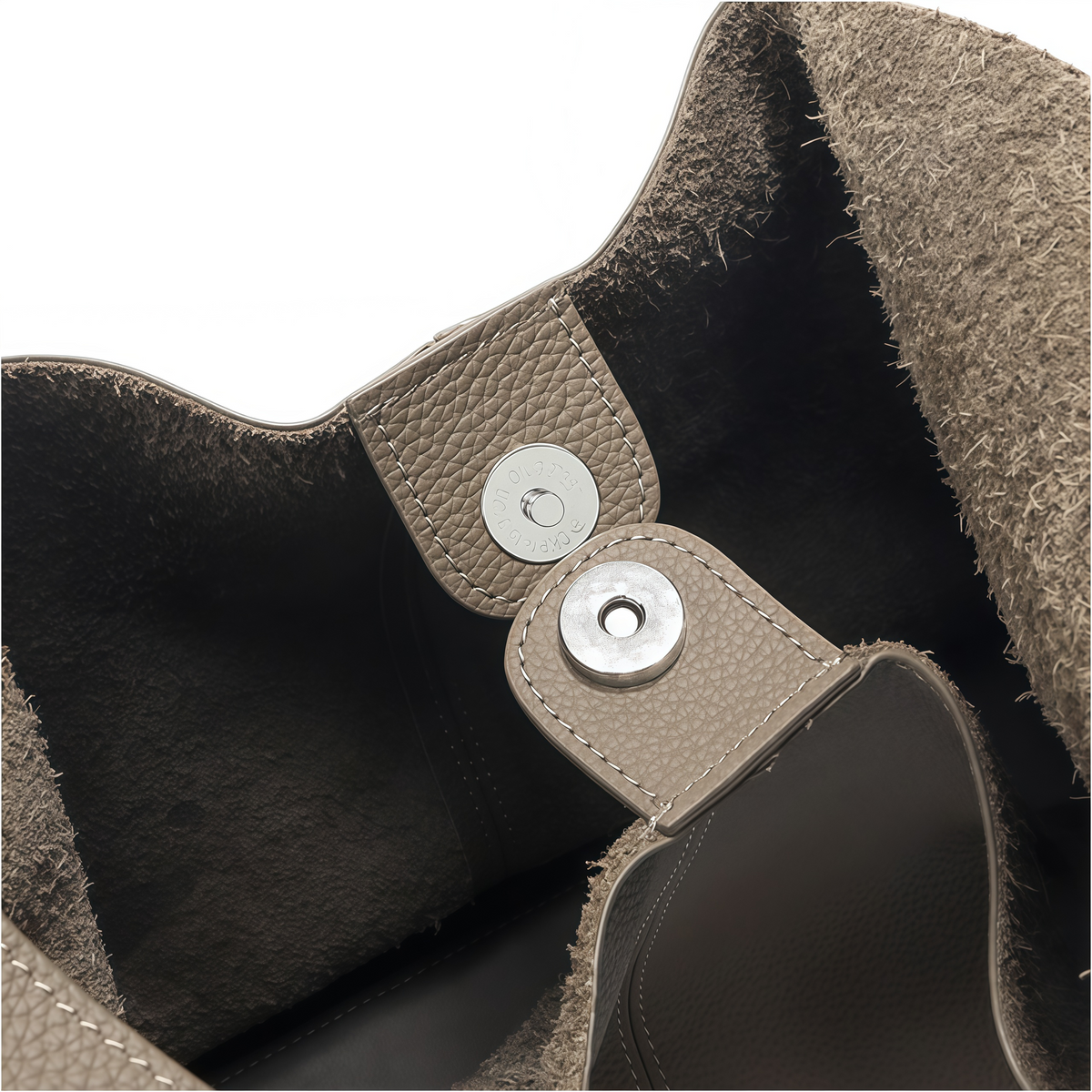 Large Cowhide Tote Bag – Minimal Everyday Handbag