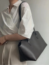 Minimal Leather Tote Bag – Large Cowhide Shoulder Bag