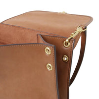 Minimal Leather Messenger Bag – Shoulder & Crossbody