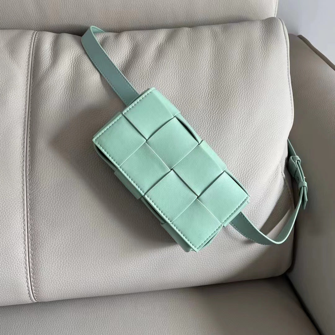 Woven Envelope Crossbody Bag – Small Square Handbag