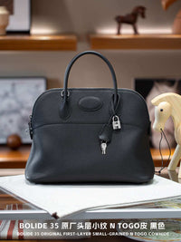 Ostrich-Textured Leather Shell Bag – Large Capacity