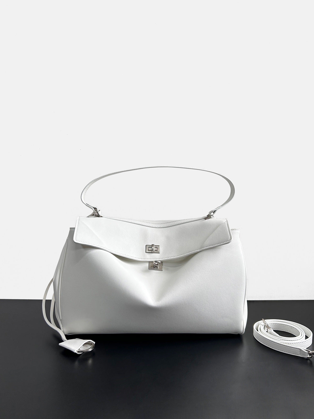 Chain Strap Leather Crossbody Bag – Elegant Lock Closure