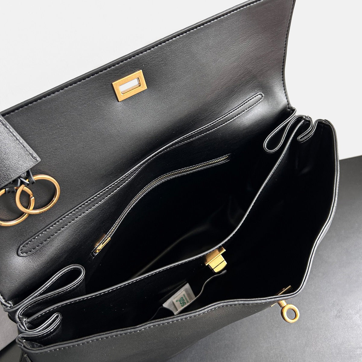 Chain Strap Leather Crossbody Bag – Elegant Lock Closure