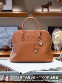 Ostrich-Textured Leather Shell Bag – Large Capacity