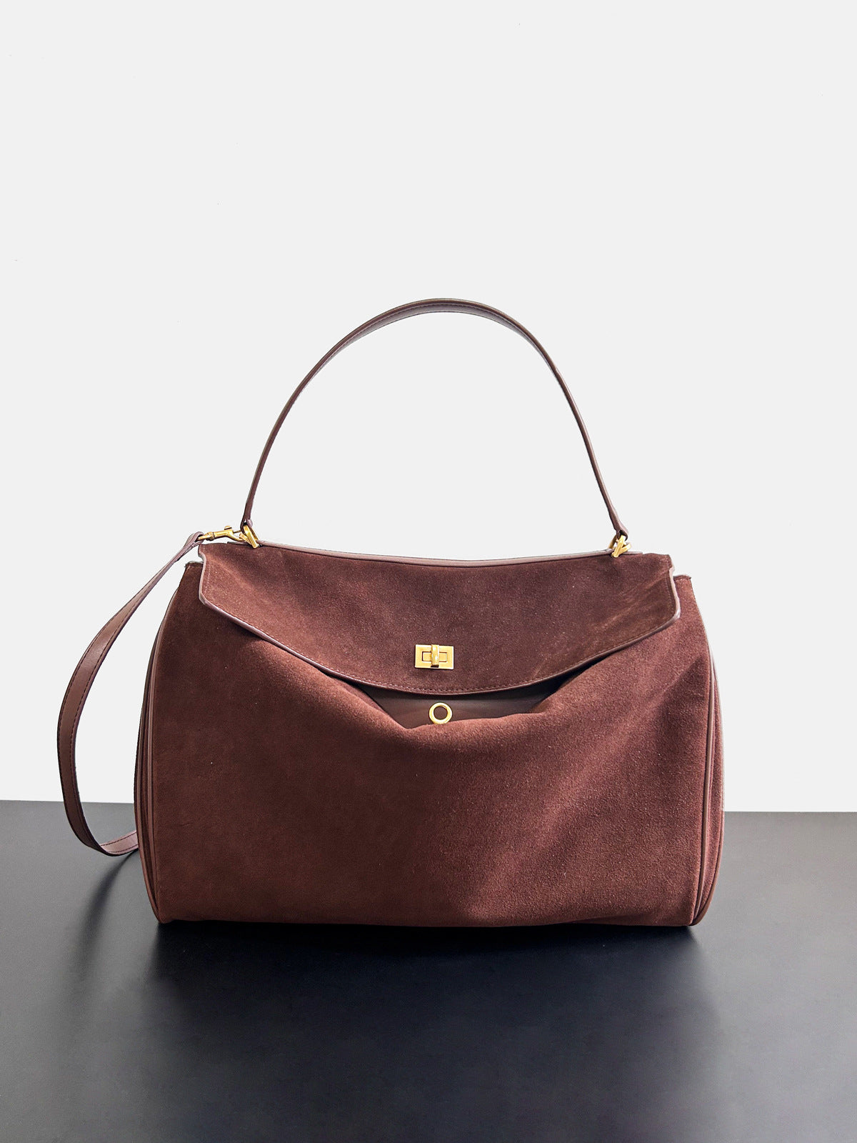 Chain Strap Leather Crossbody Bag – Elegant Lock Closure