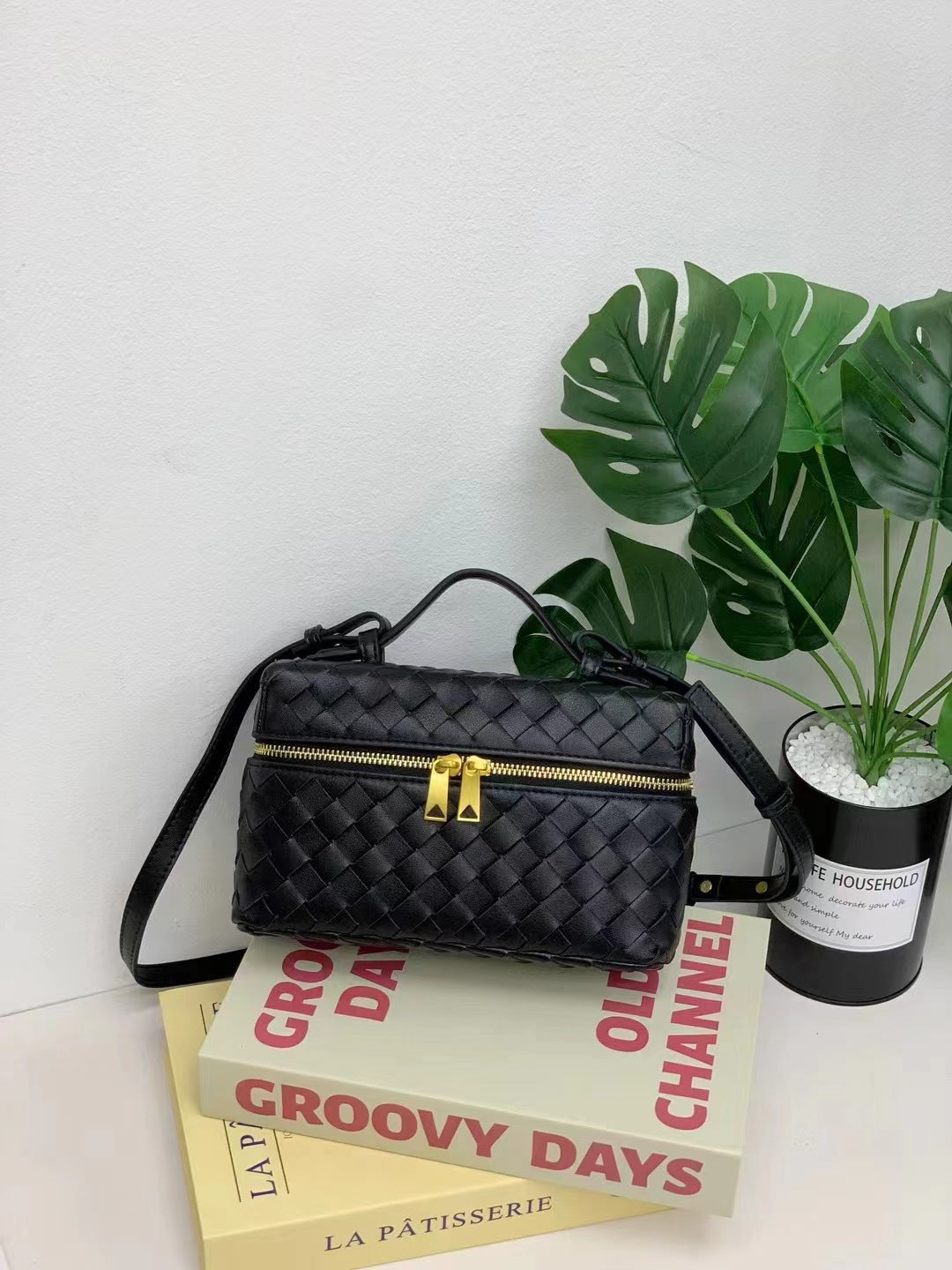 Women’s Woven Leather Handbag – Small Top-Grain Shoulder & Crossbody Bag