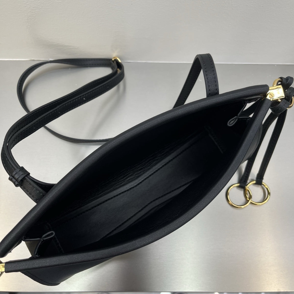 Minimalist Cowhide Leather Shoulder Bag – Square Handbag