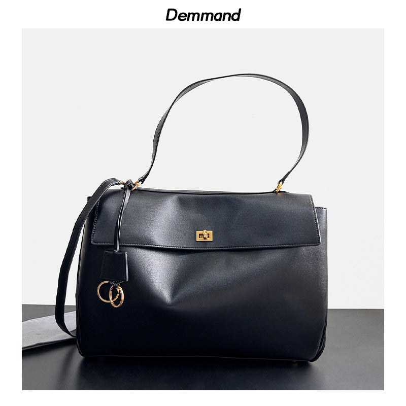 Chain Strap Leather Crossbody Bag – Elegant Lock Closure